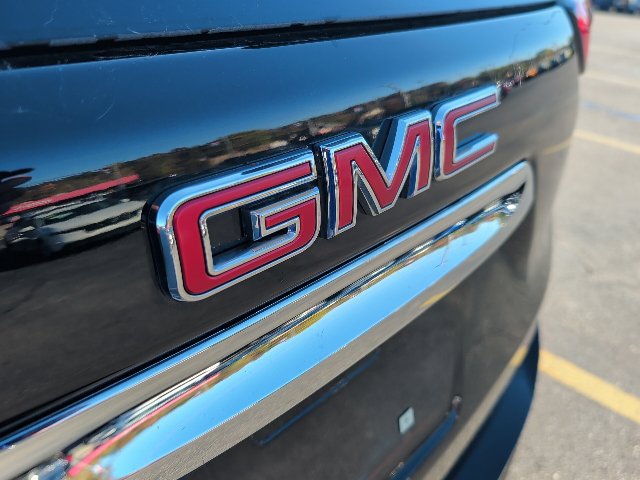 Used 2024 GMC Terrain SLE FWD image 13