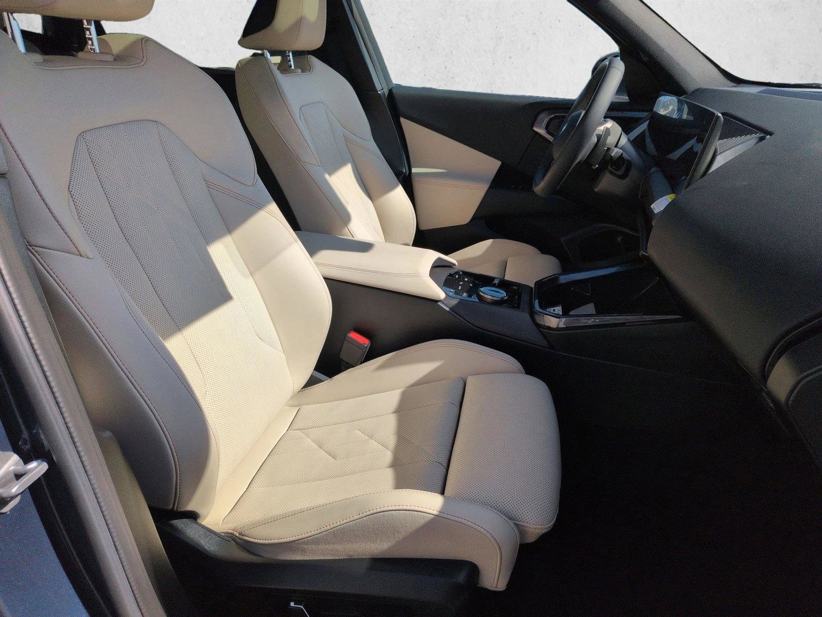 Used 2025 BMW X3 xDrive30 w/ Convenience Package AWD/4WD image 21