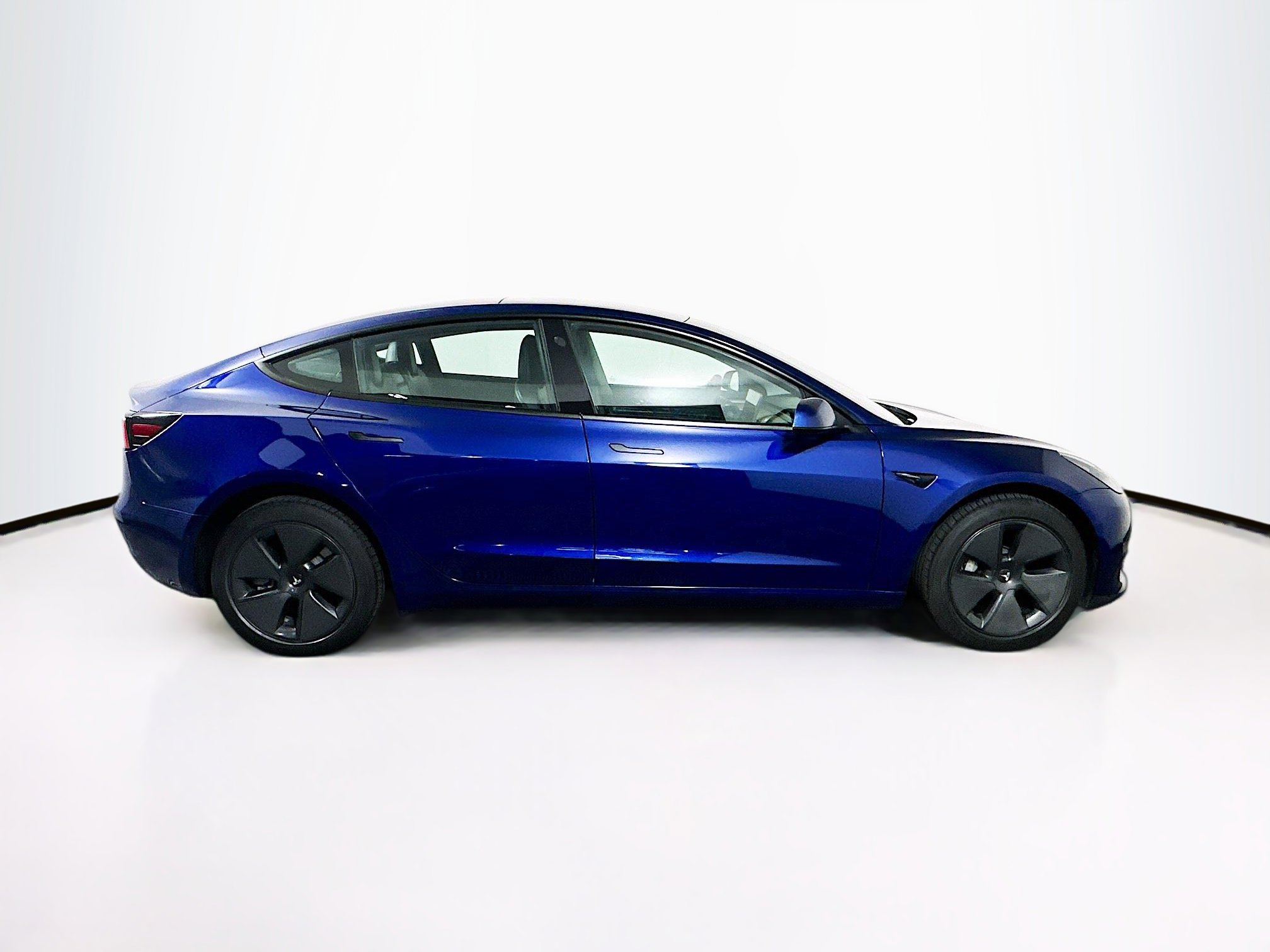 Used 2021 Tesla Model 3 Standard Range Plus image 10