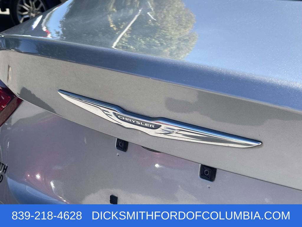 Used 2015 Chrysler 200 Limited w/ Convenience Group image 9