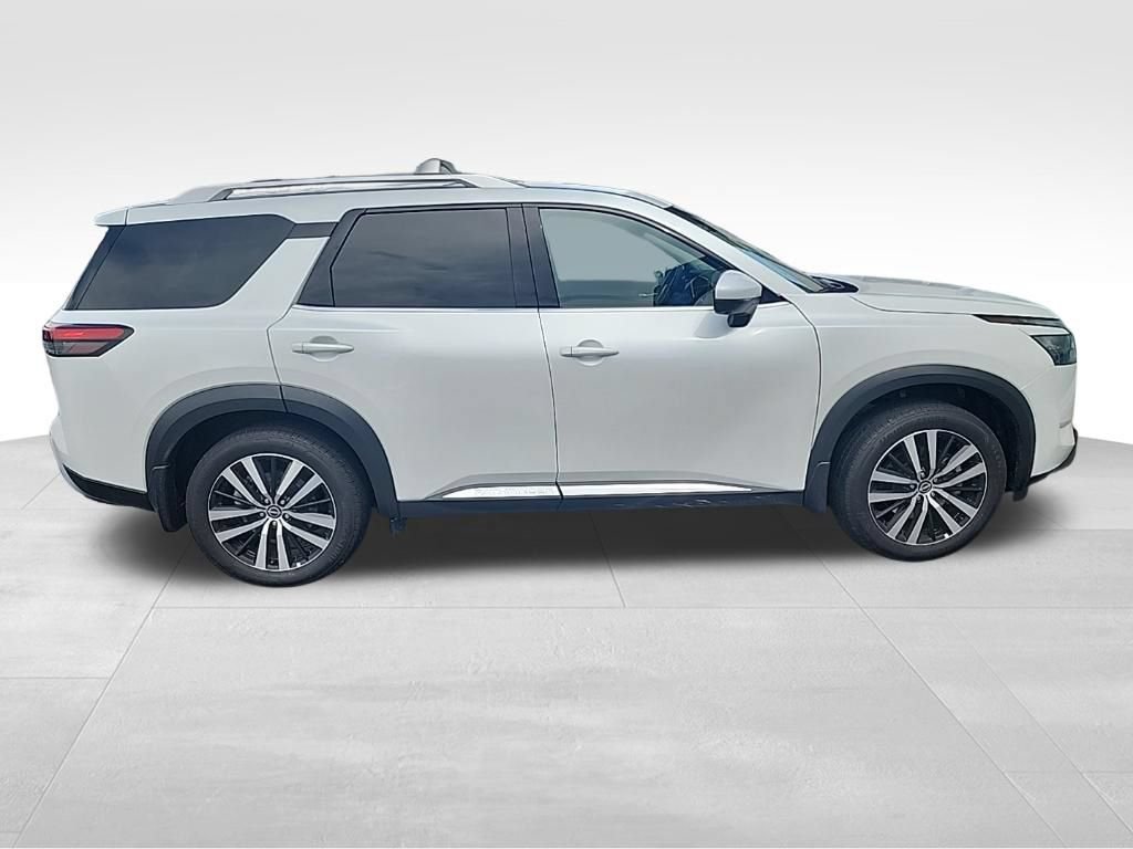 Certified 2025 Nissan Pathfinder Platinum w/ Cargo Package AWD/4WD image 10