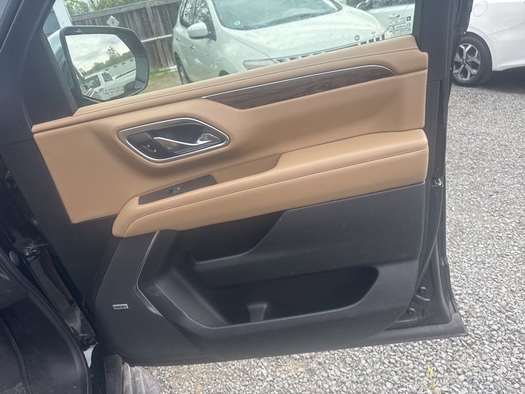 Used 2021 Chevrolet Tahoe Premier w/ Premium Package AWD/4WD image 14