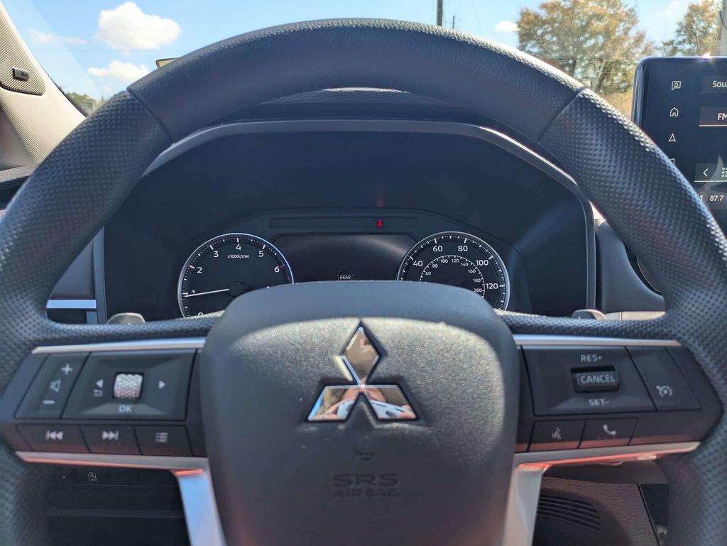 New 2026 Mitsubishi Outlander ES FWD image 27