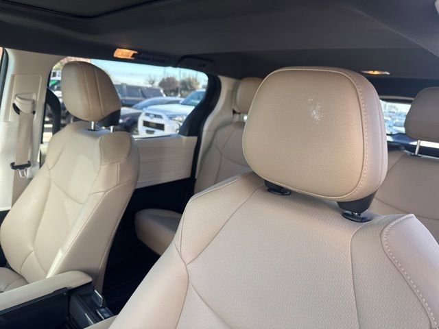 Used 2021 Toyota Sienna XLE image 11