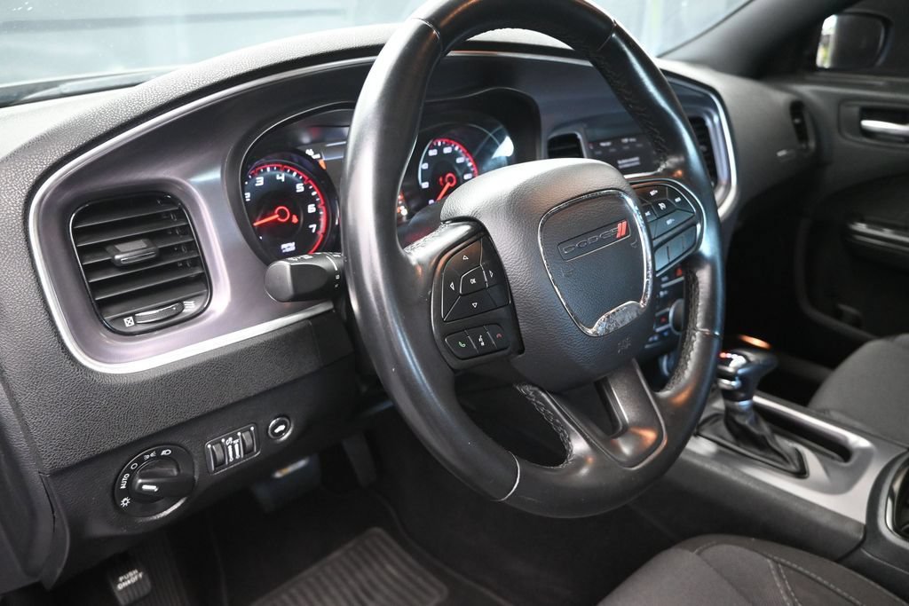 Used 2020 Dodge Charger SXT w/ Blacktop Package RWD image 12