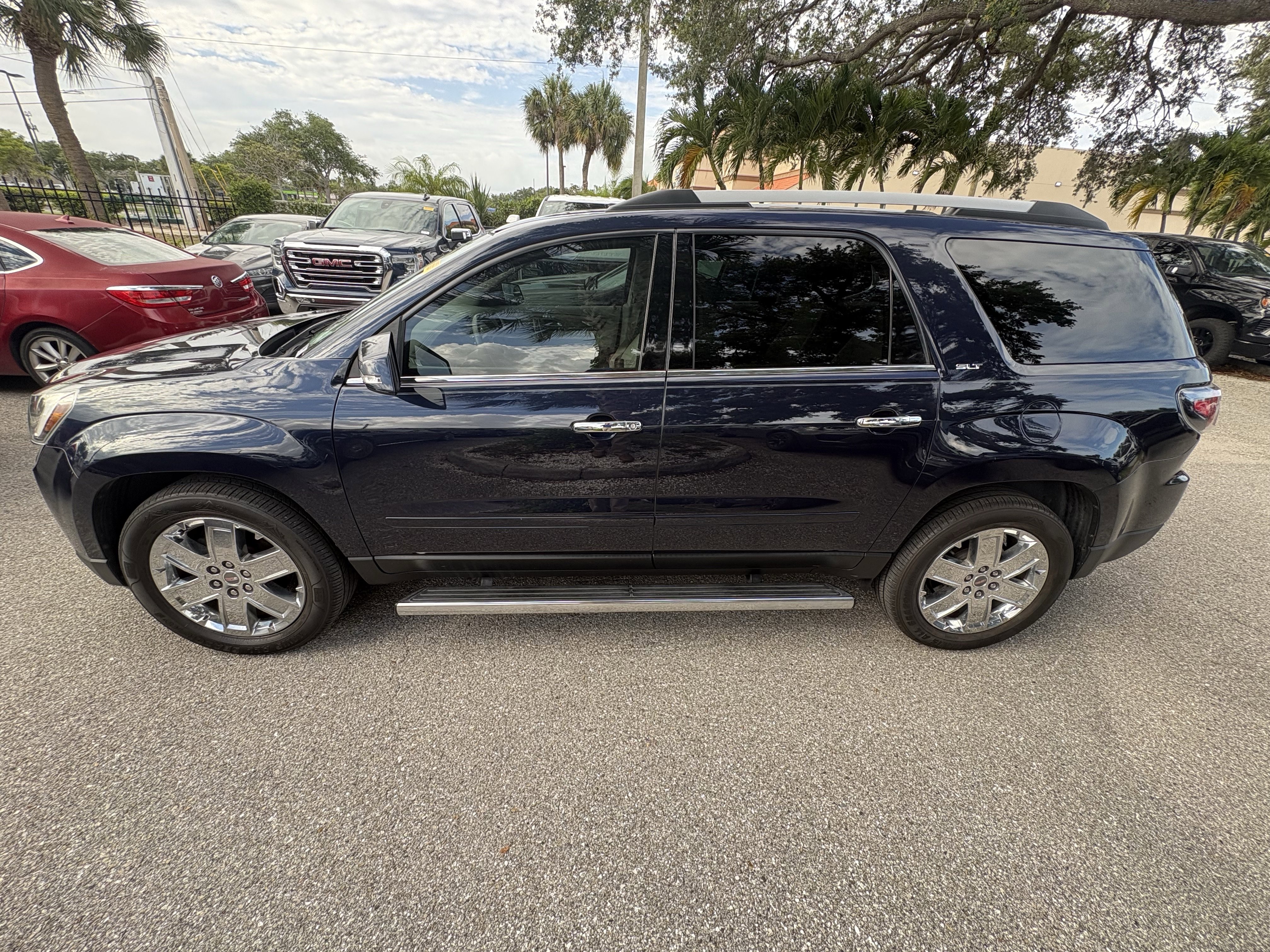 Used 2017 GMC Acadia Limited SLT FWD image 4