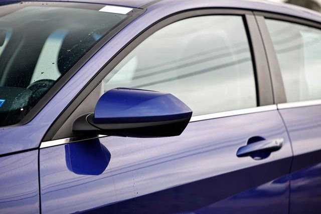 Used 2025 Hyundai Elantra SEL image 3