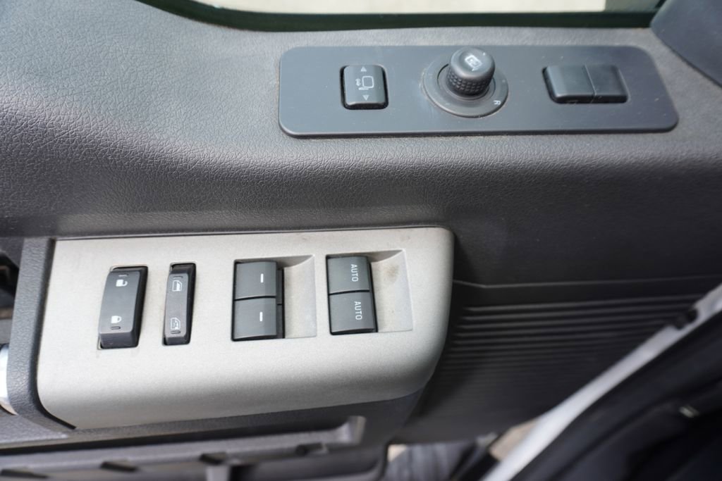 Used 2016 Ford F250 Lariat w/ Lariat Interior Package image 9