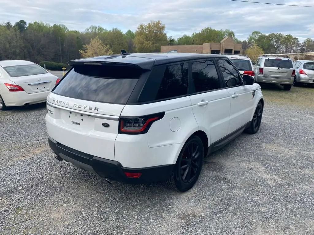 Used 2016 Land Rover Range Rover Sport SE image 7