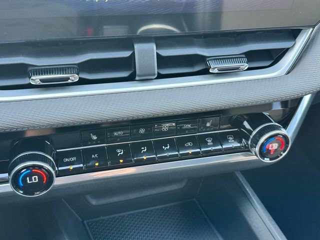 New 2026 Chevrolet Equinox LT w/ Convenience Package II image 17