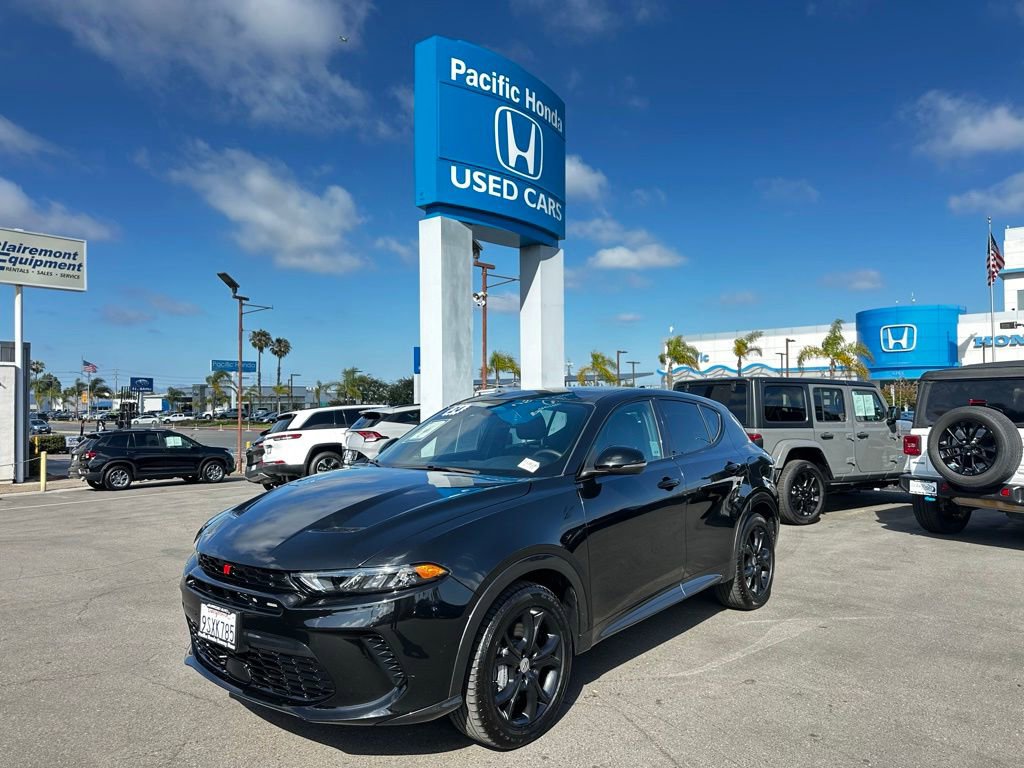Used 2024 Dodge Hornet R/T Plus w/ R/T Blacktop Package AWD/4WD image 2
