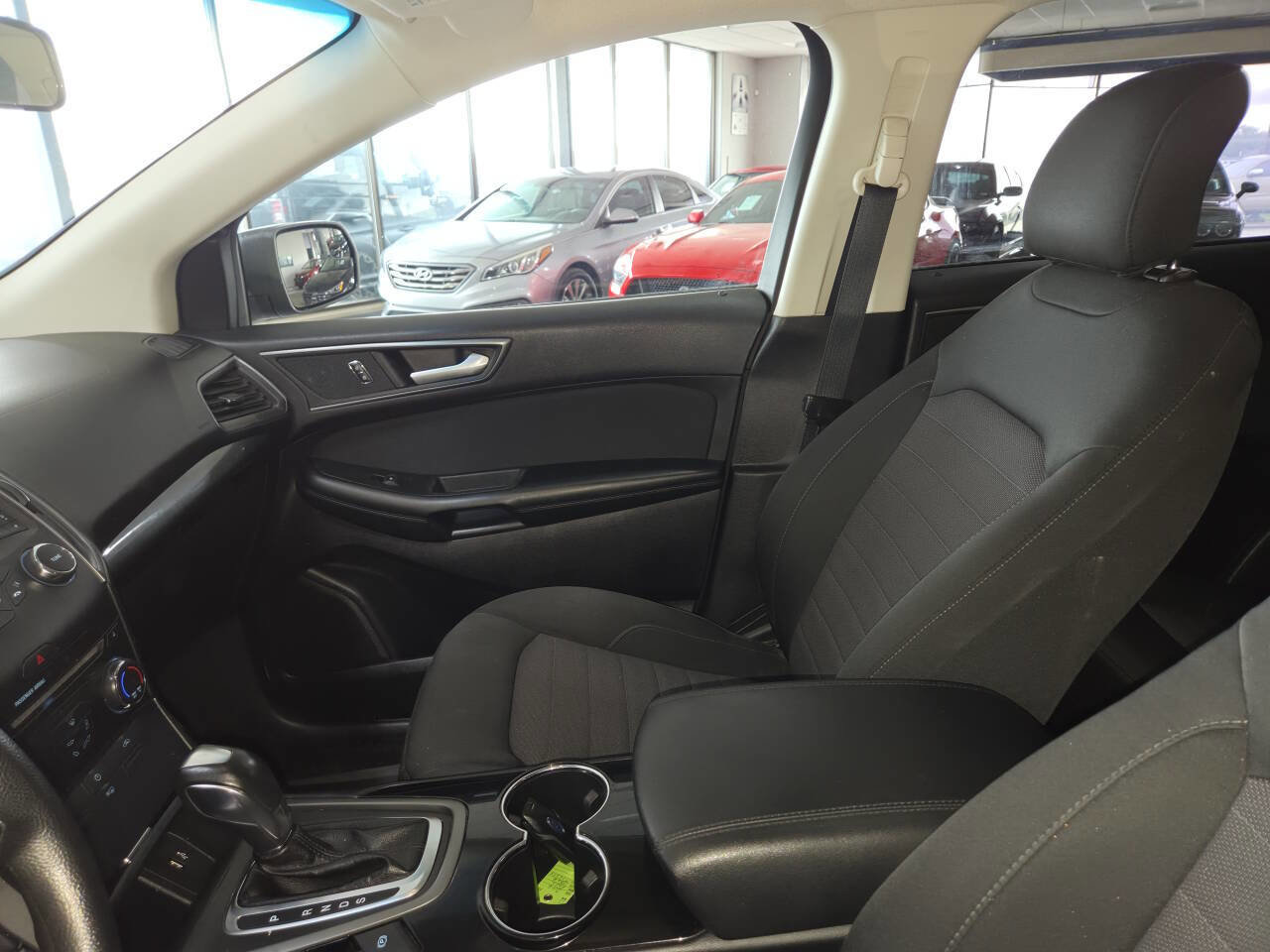 Used 2016 Ford Edge SE AWD/4WD image 16