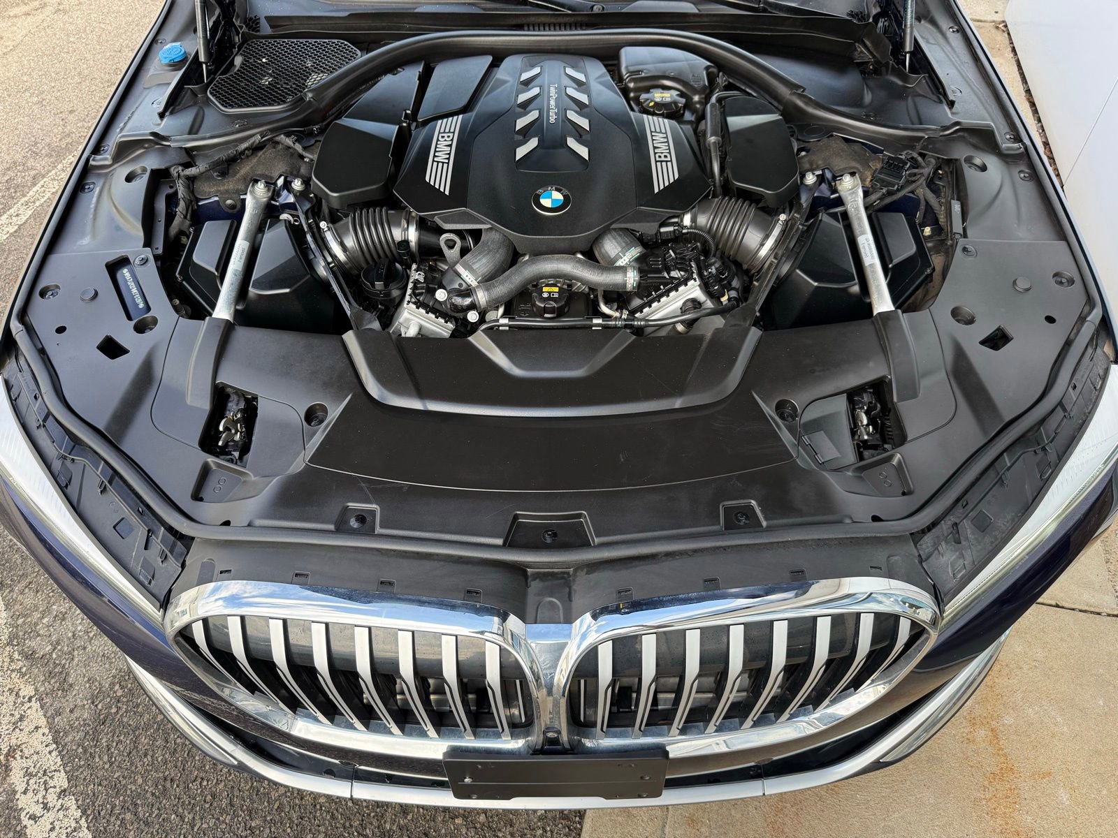 Used 2021 BMW 750i xDrive w/ Executive Package image 46