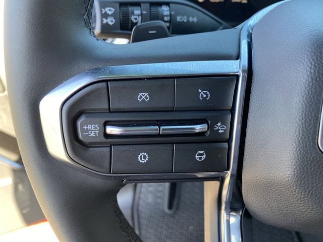 Used 2025 GMC Yukon Denali w/ Advanced Technology Package image 31