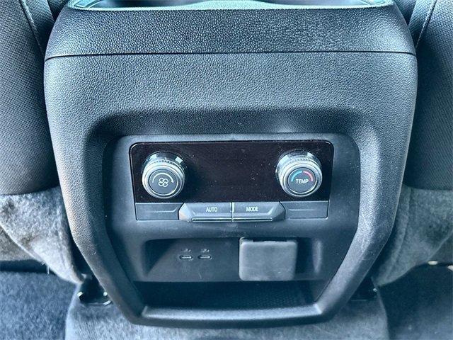 Used 2025 GMC Acadia Elevation image 17