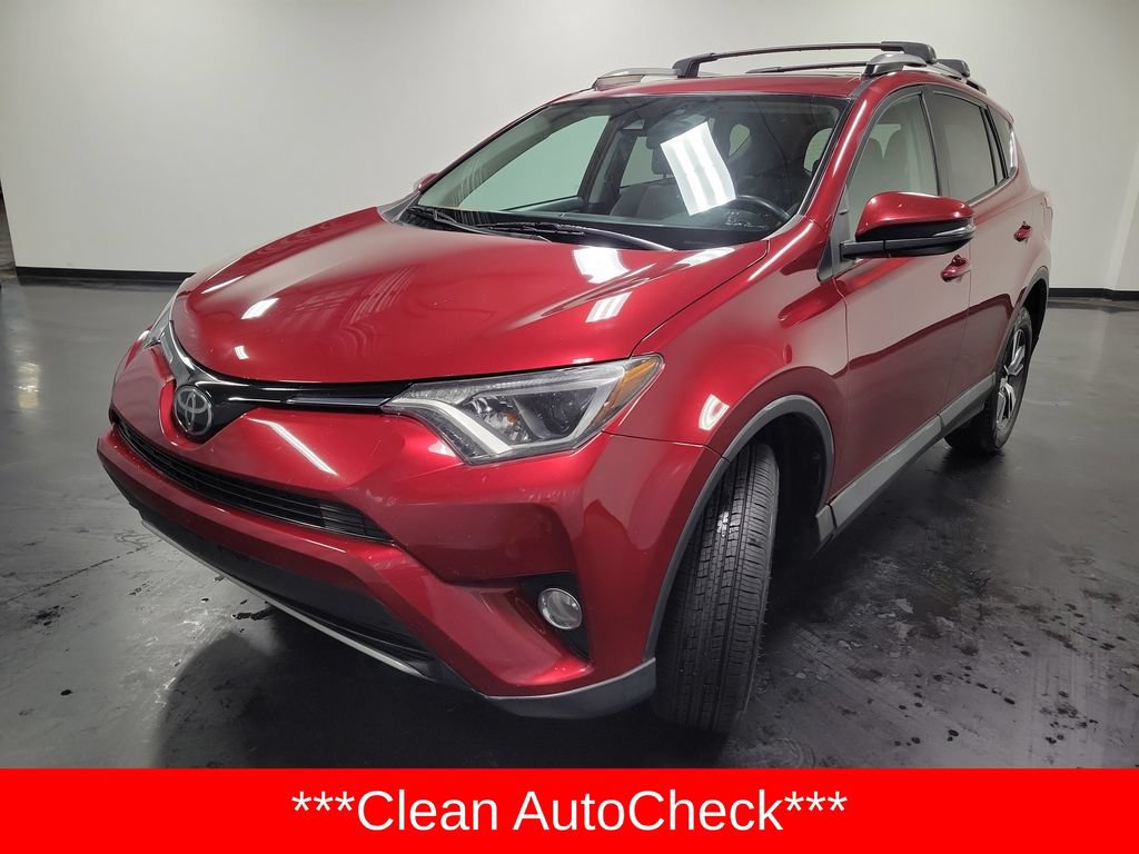 Used 2018 Toyota RAV4 XLE AWD/4WD image 4