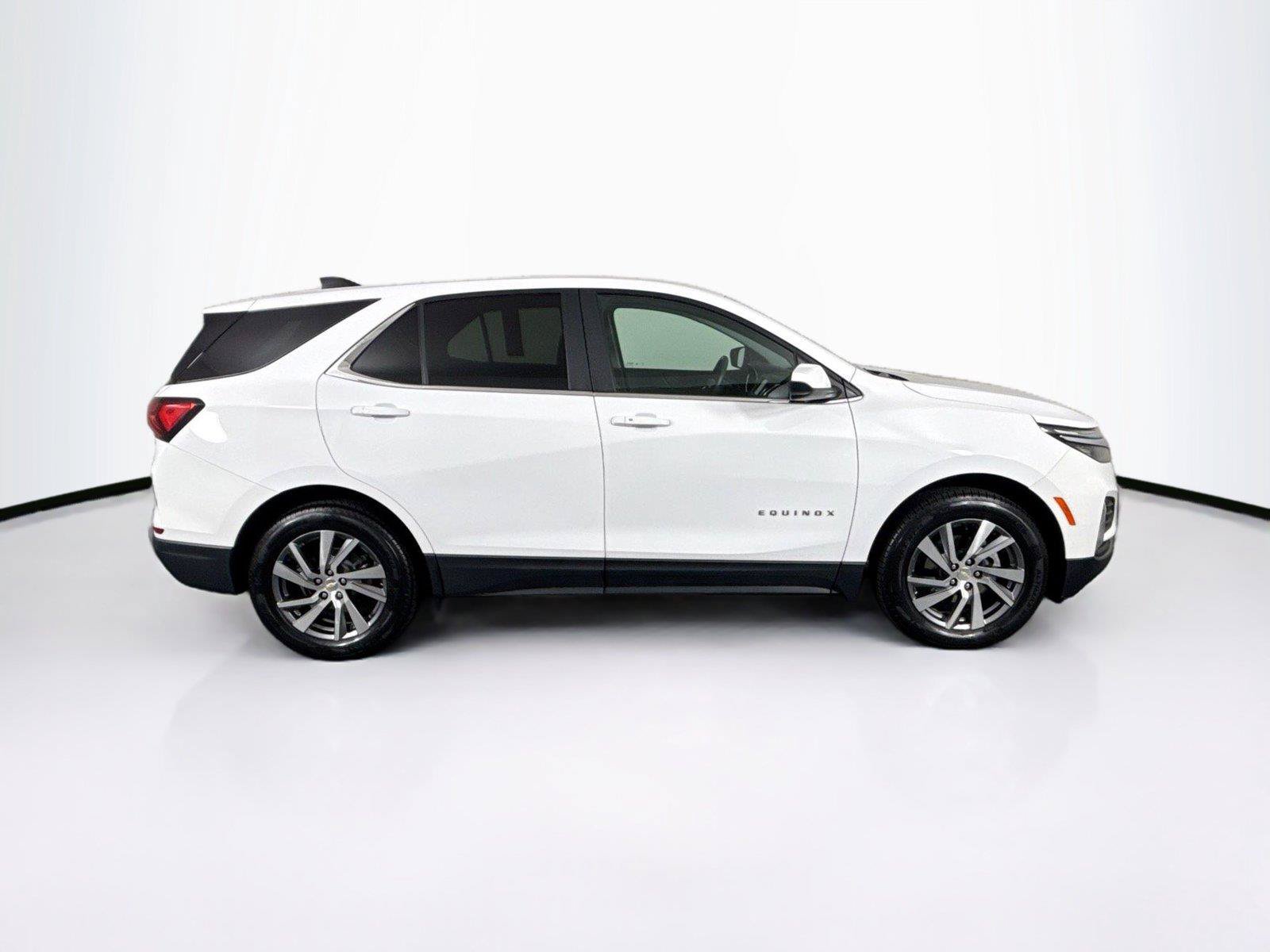 Used 2024 Chevrolet Equinox LT w/ LPO, Floor Liner Package FWD image 9