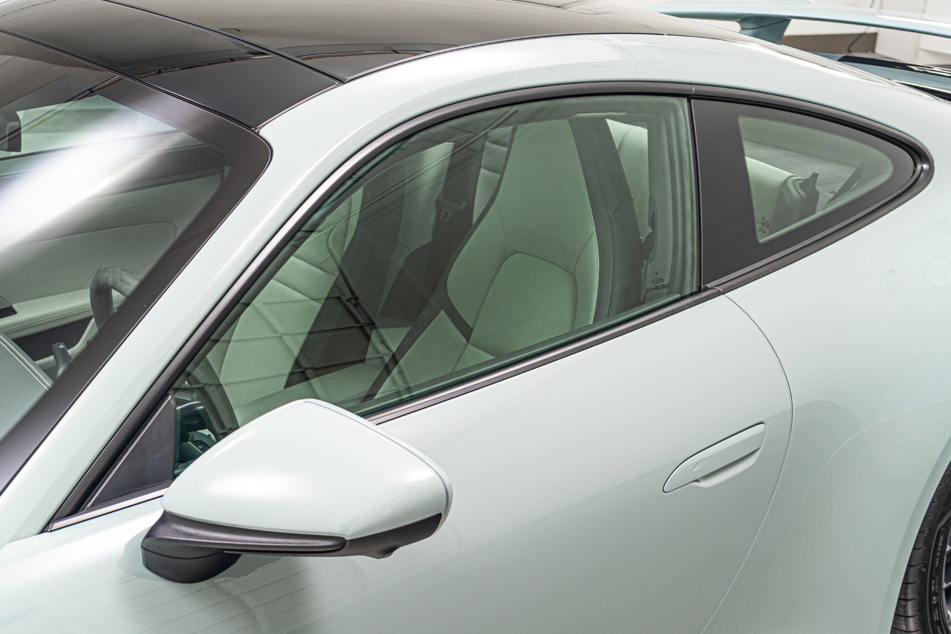 Used 2025 Porsche 911 Carrera image 37