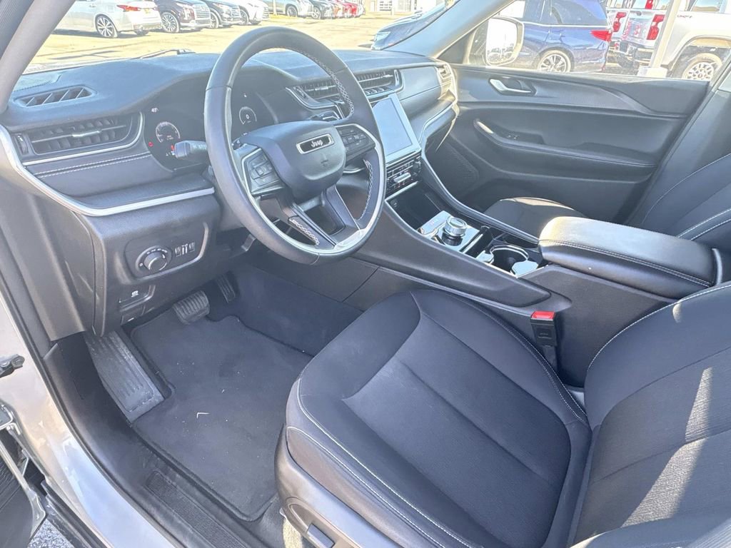 Used 2023 Jeep Grand Cherokee L Laredo w/ Luxury Tech Group I image 25