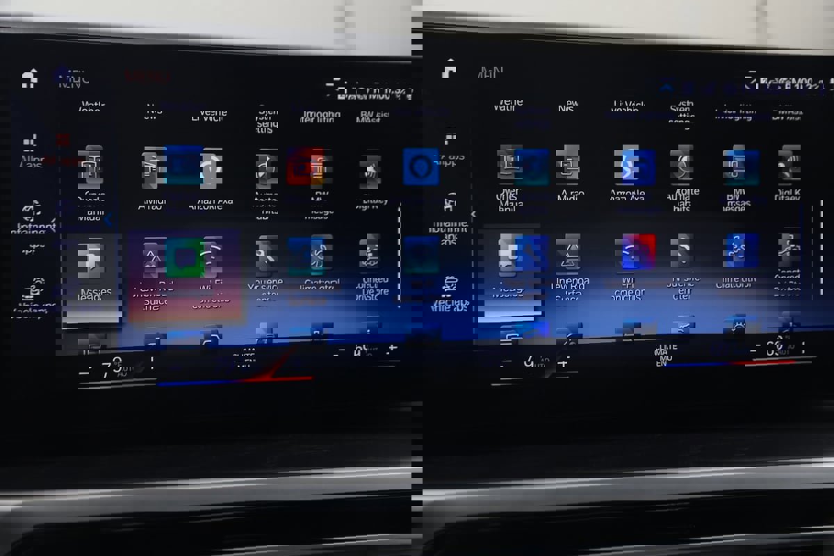 Used 2023 BMW 330e xDrive w/ Premium Package image 37