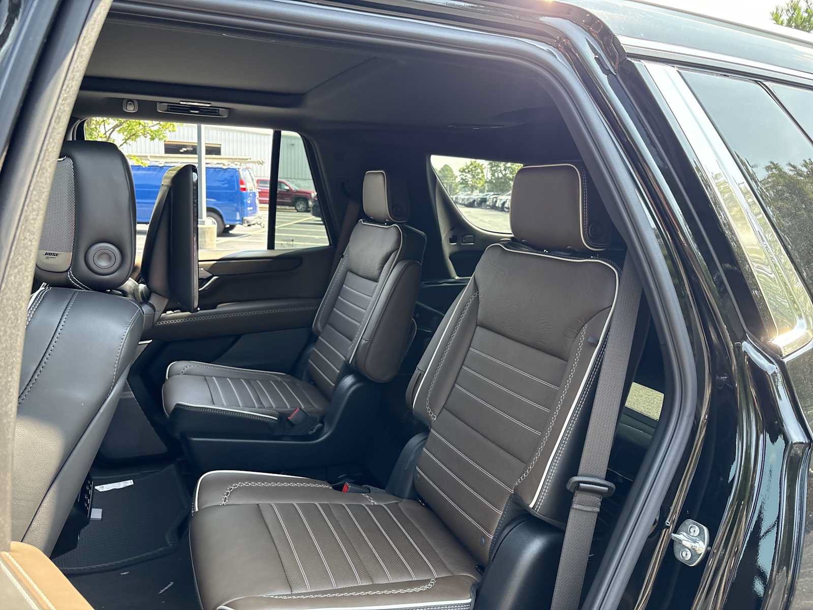 New 2026 GMC Yukon Denali Ultimate AWD/4WD image 17