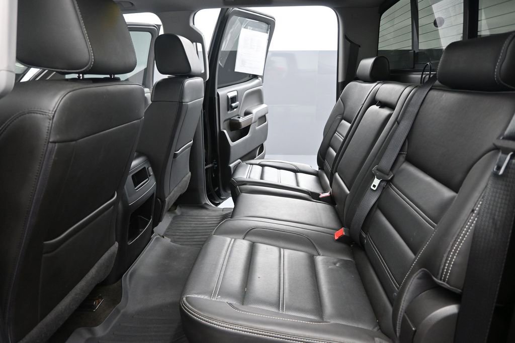 Used 2018 GMC Sierra 2500 Denali w/ Duramax Plus Package AWD/4WD image 18