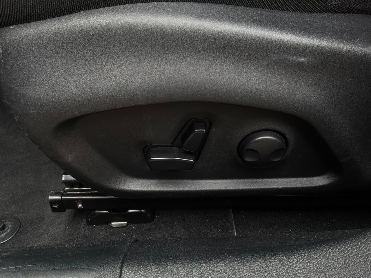 Used 2025 Jeep Compass Limited AWD/4WD image 11