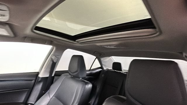 Used 2018 Toyota Corolla XSE FWD image 12