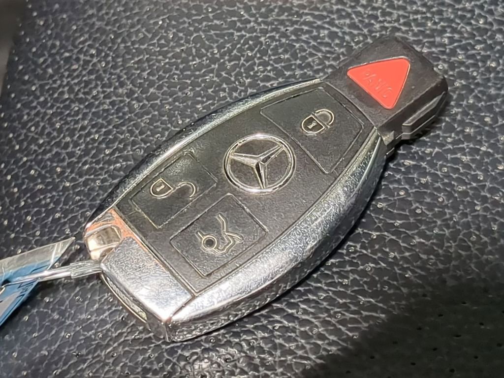 Used 2017 Mercedes-Benz C 300 4MATIC Sedan image 37