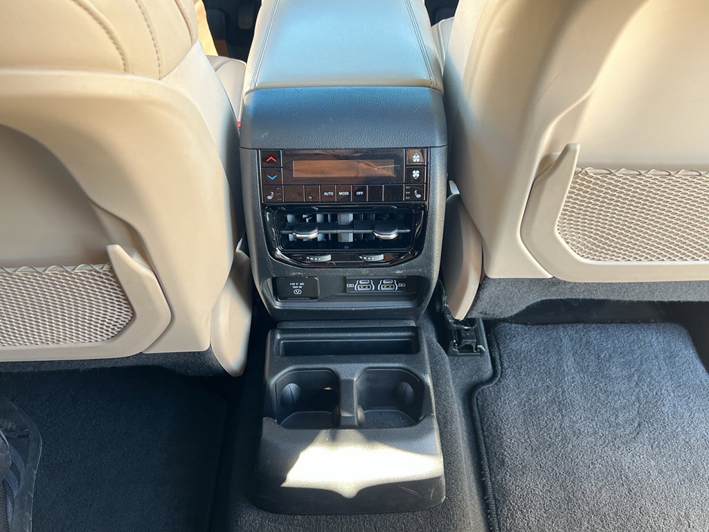 Used 2024 Jeep Grand Cherokee L Limited w/ Luxury Tech Group II image 37