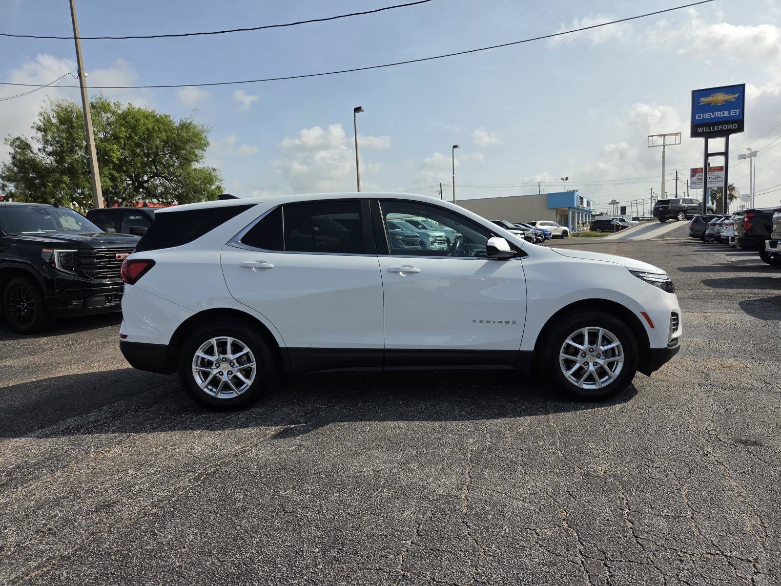 Used 2024 Chevrolet Equinox LT AWD/4WD image 6