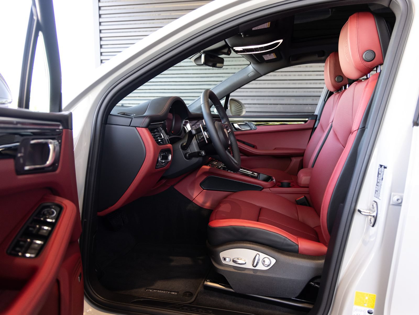 New 2026 Porsche Macan AWD/4WD image 22