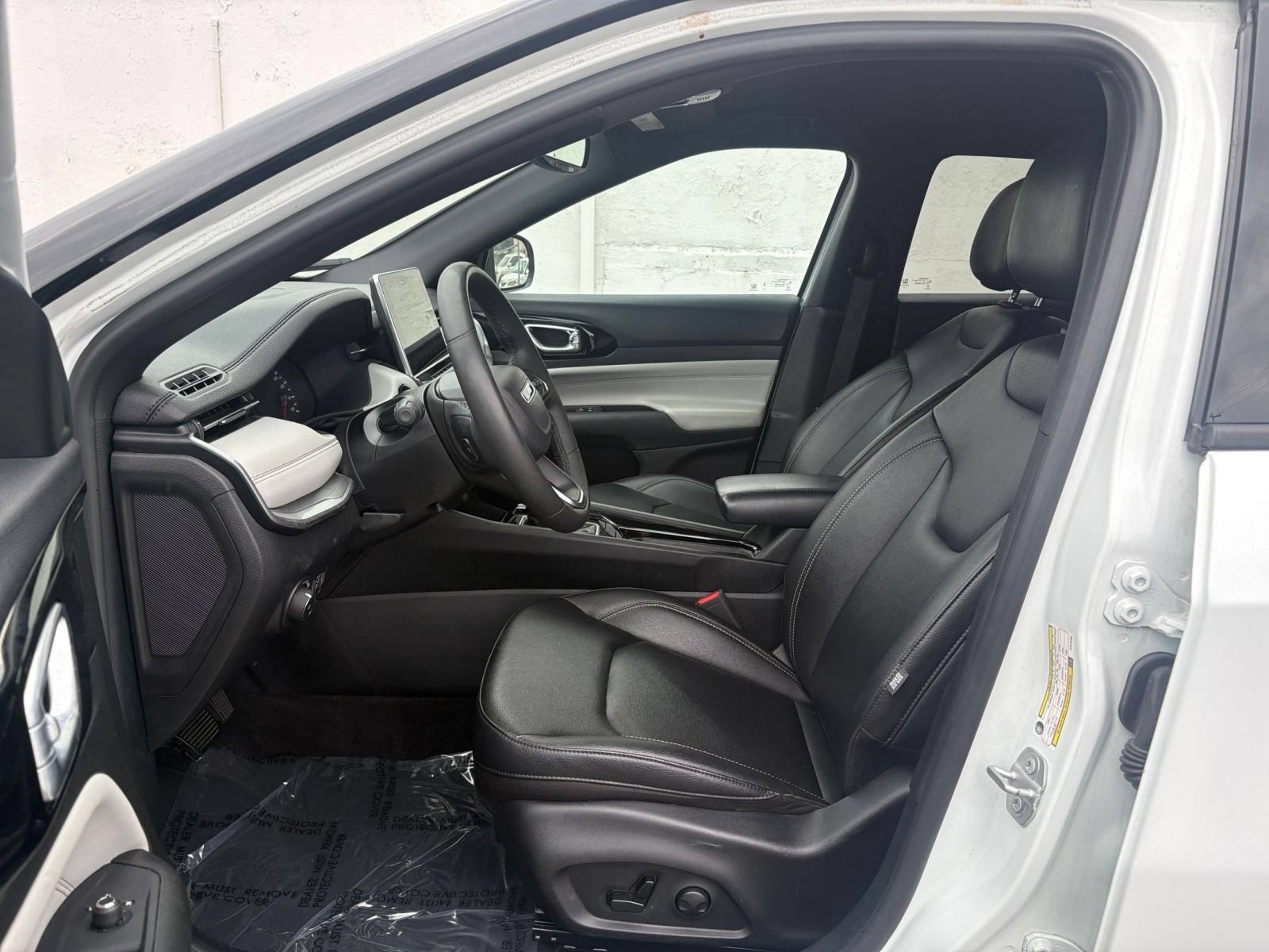 Used 2025 Jeep Compass Limited AWD/4WD image 28