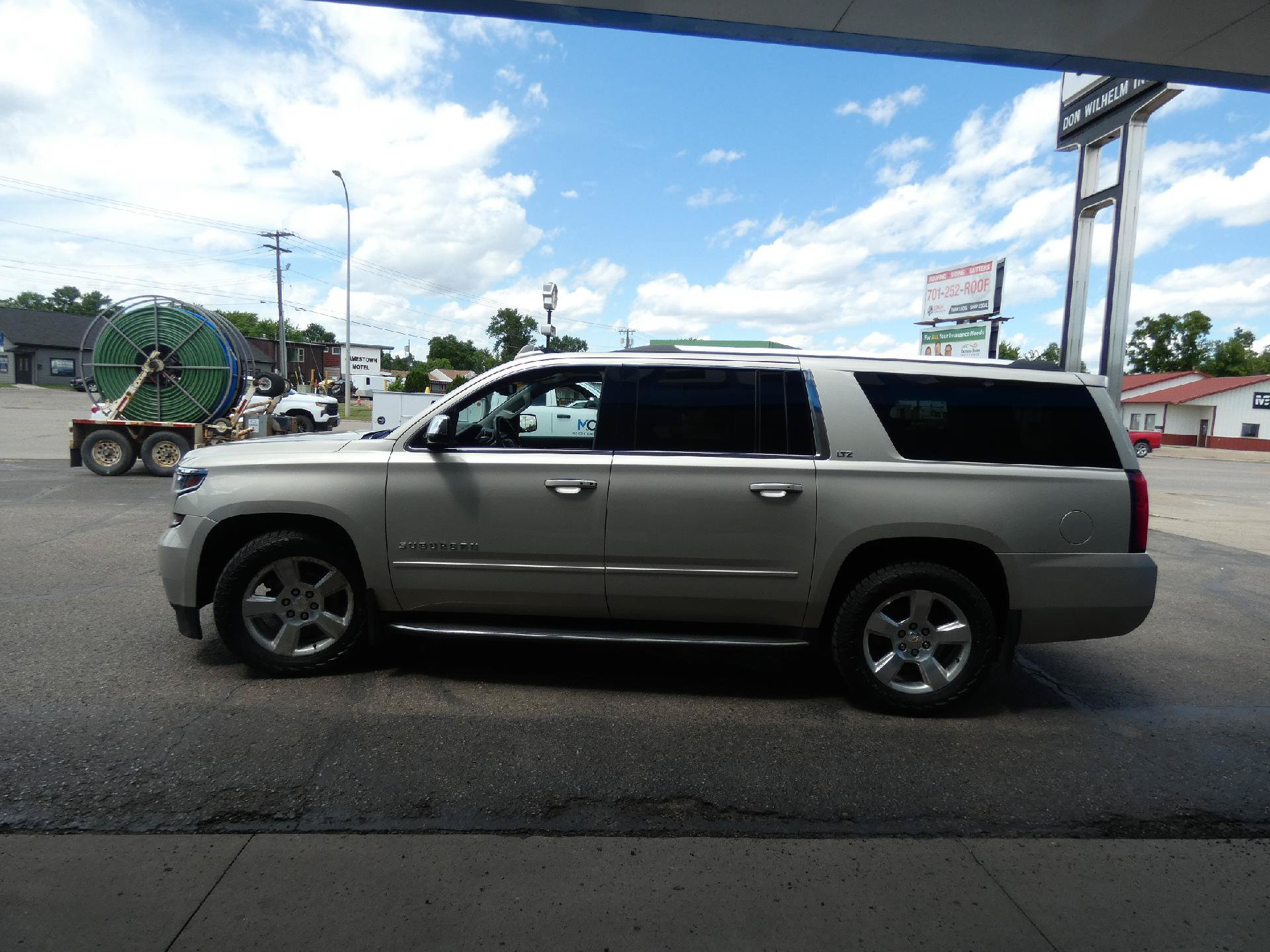Used 2016 Chevrolet Suburban LTZ AWD/4WD image 10