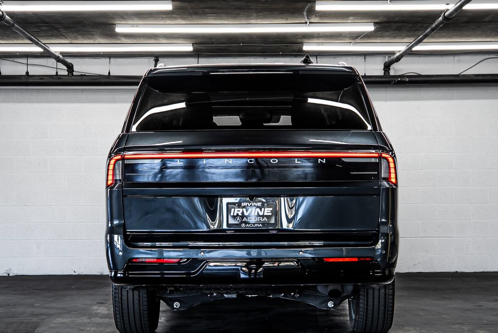 Used 2025 Lincoln Navigator L Reserve AWD/4WD image 4