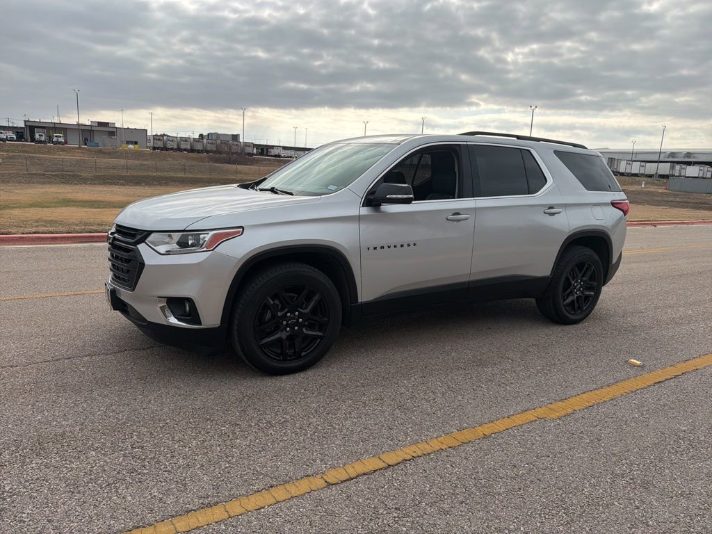 Used 2020 Chevrolet Traverse LT w/ LPO, Blackout Package image 1