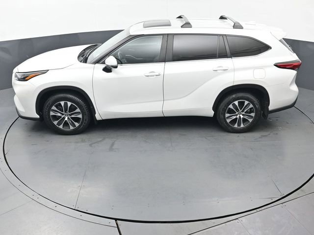 Certified 2023 Toyota Highlander XLE image 48