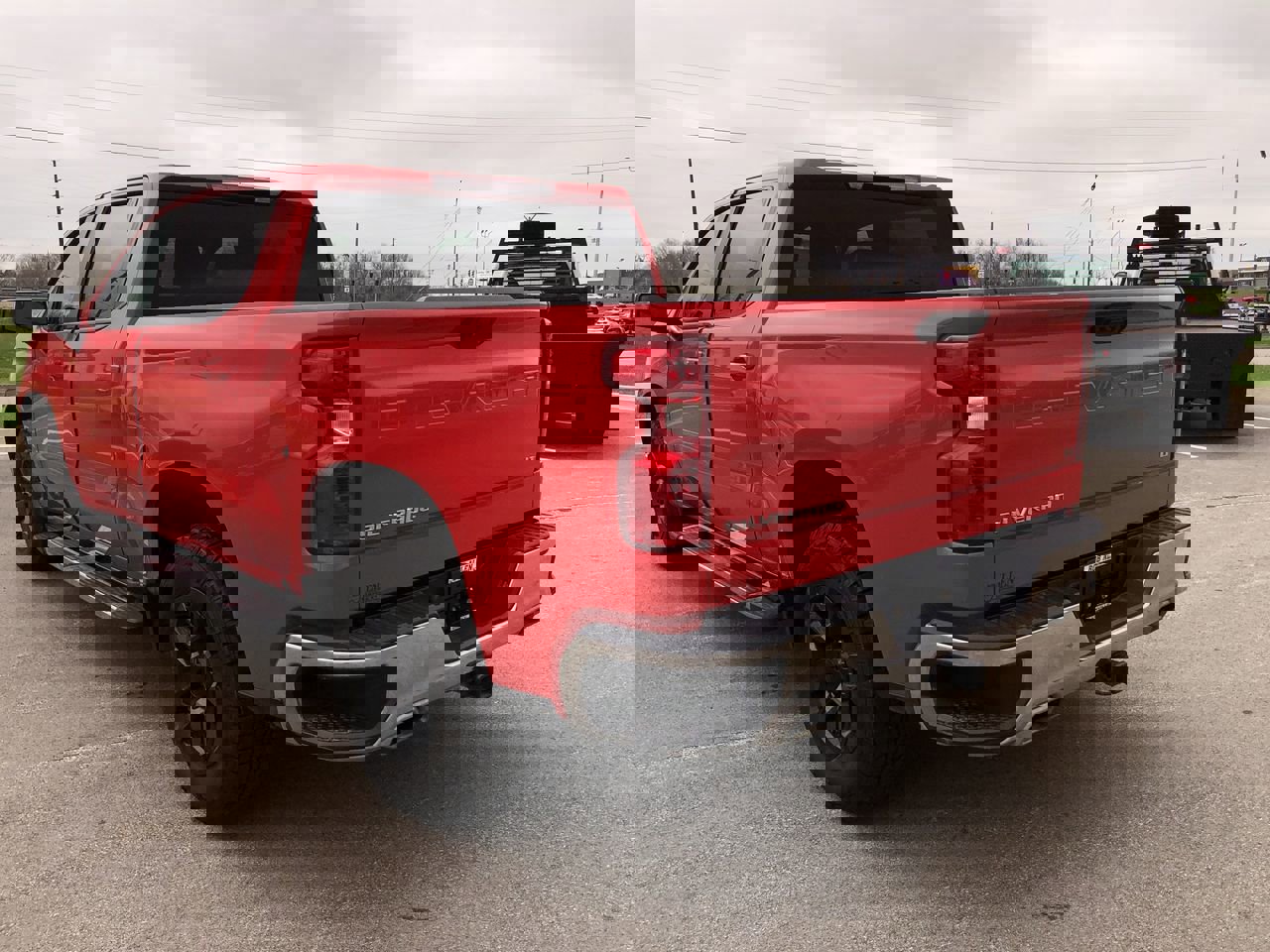 Used 2022 Chevrolet Silverado 1500 LT w/ Z71 Off-Road Package image 4