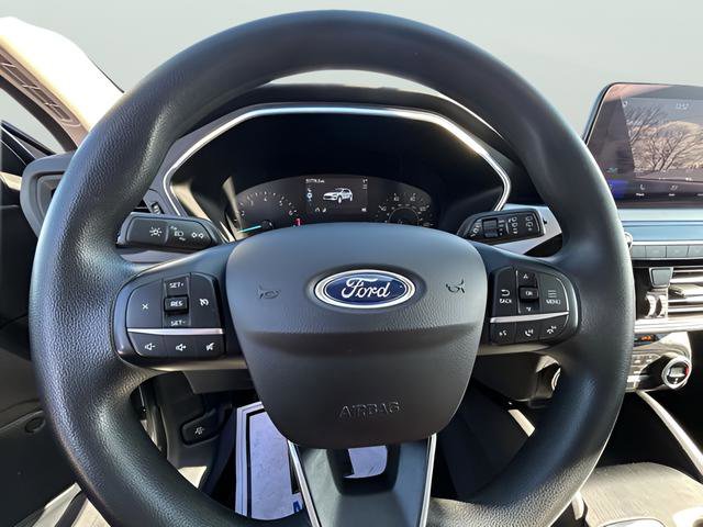 Used 2020 Ford Escape SE image 12