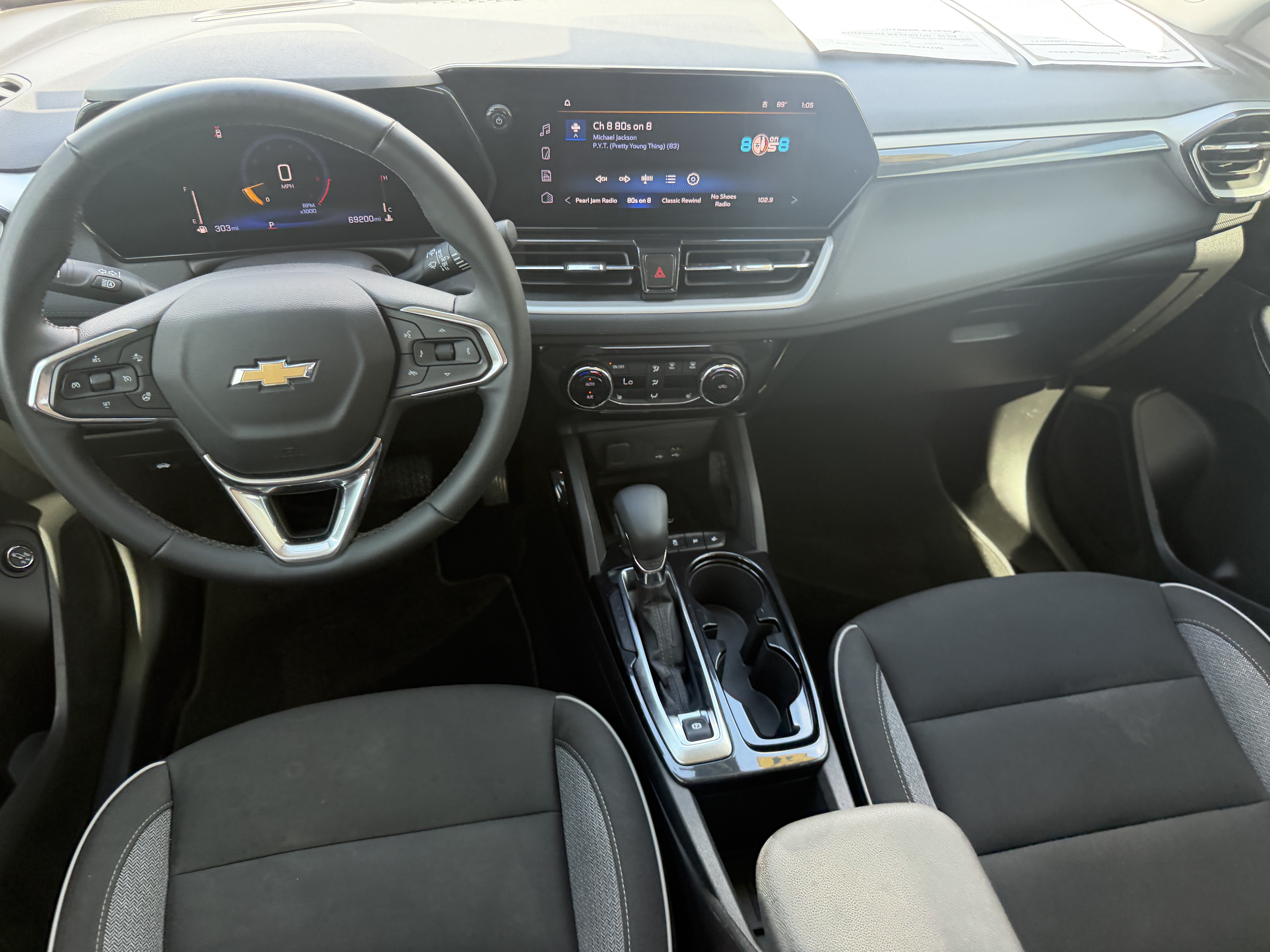 Used 2024 Chevrolet TrailBlazer LT w/ Convenience Package FWD image 10