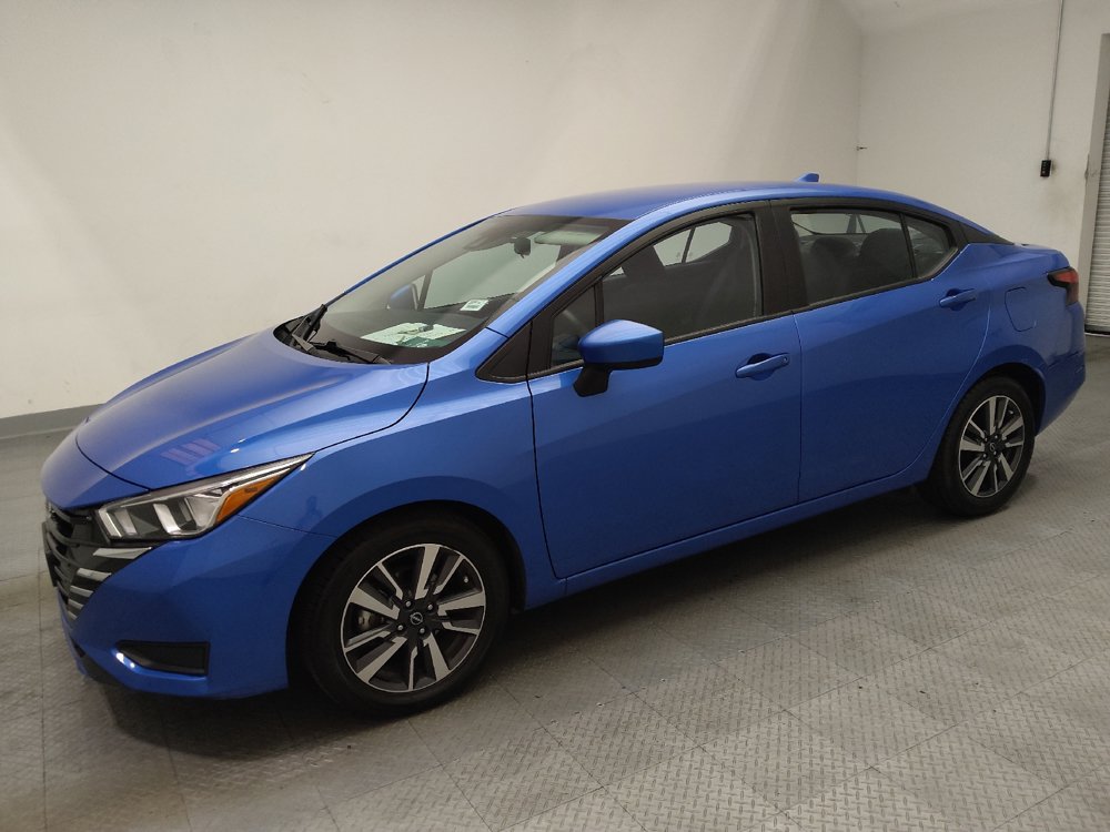 Used 2024 Nissan Versa SV FWD image 2