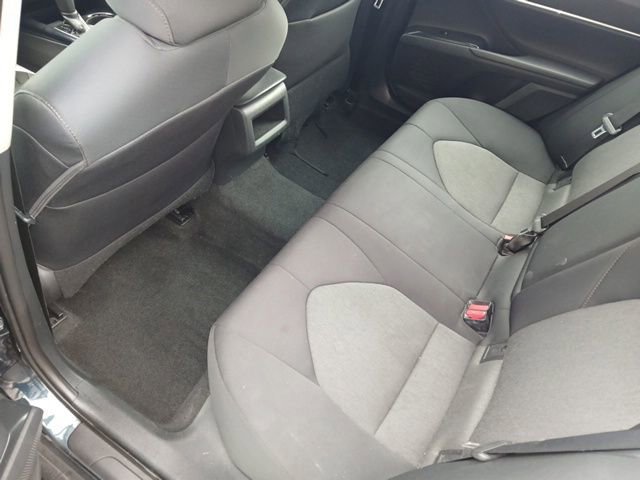 Used 2018 Toyota Camry LE FWD image 14