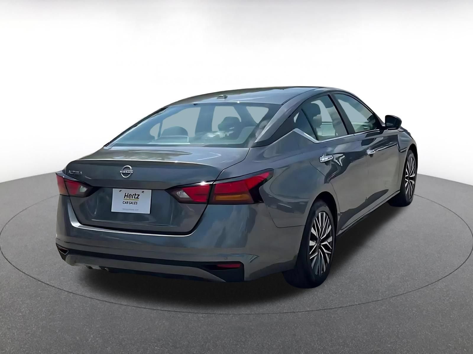 Used 2025 Nissan Altima 2.5 SV FWD image 11