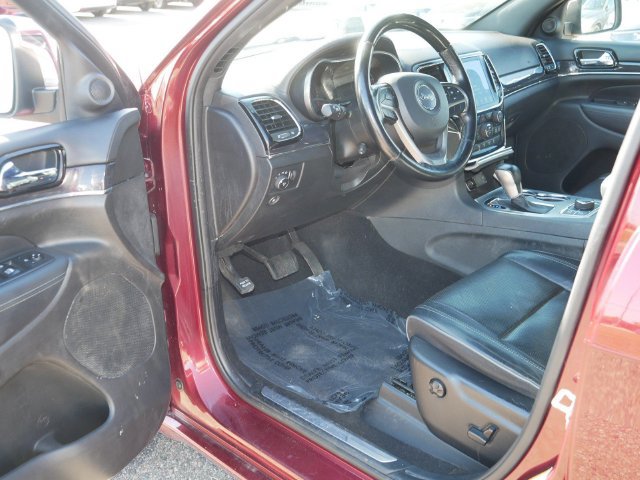 Used 2020 Jeep Grand Cherokee Overland AWD/4WD image 12