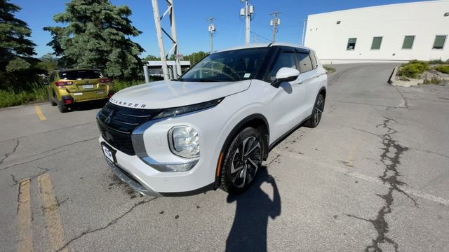 Used 2022 Mitsubishi Outlander SE AWD/4WD image 4
