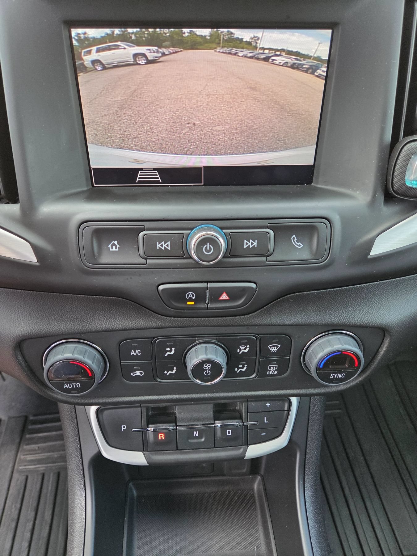 Used 2023 GMC Terrain SLE w/ Driver Convenience Package AWD/4WD image 26