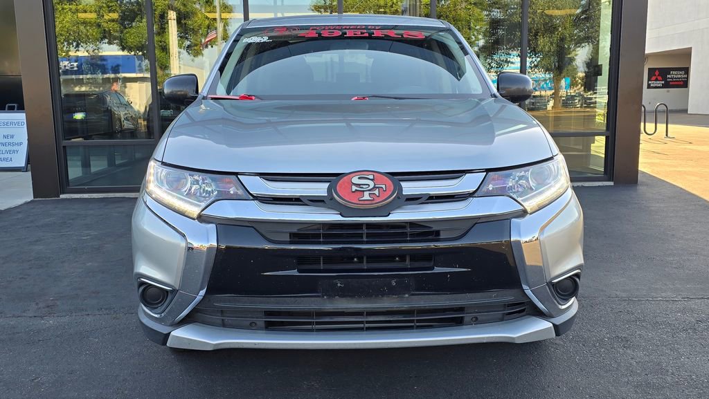 Used 2018 Mitsubishi Outlander ES FWD image 2
