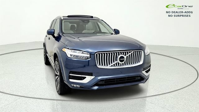 Used 2024 Volvo XC90 B5 Core AWD/4WD image 2