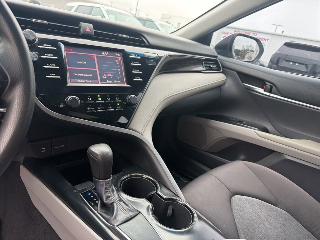 Used 2019 Toyota Camry LE image 17