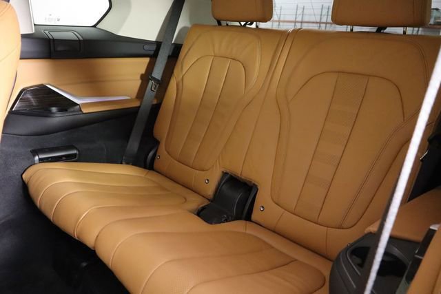 Used 2021 BMW X7 xDrive40i w/ Cold Weather Package image 21